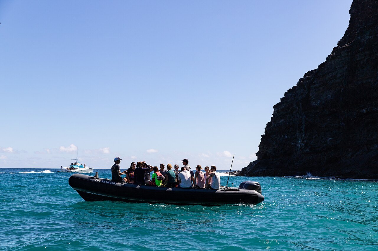 Raft tour along the Na Pali Coast