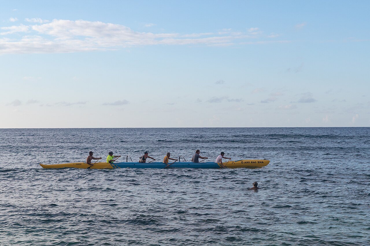 Outrigger canoe paddlers off Princeville